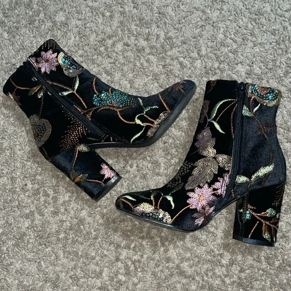 Anthropologie Steven by Steve Madden Lissa Bootie black velvet floral embroider - Picture 4 of 13